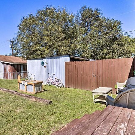 Flirty Flamingo Studio 1 Mi To Canyon Lake Bagian luar foto