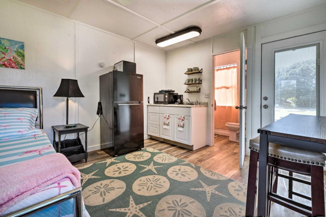 Flirty Flamingo Studio 1 Mi To Canyon Lake Bagian luar foto