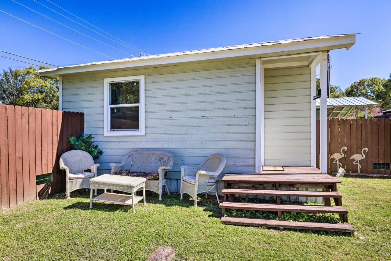 Flirty Flamingo Studio 1 Mi To Canyon Lake Bagian luar foto